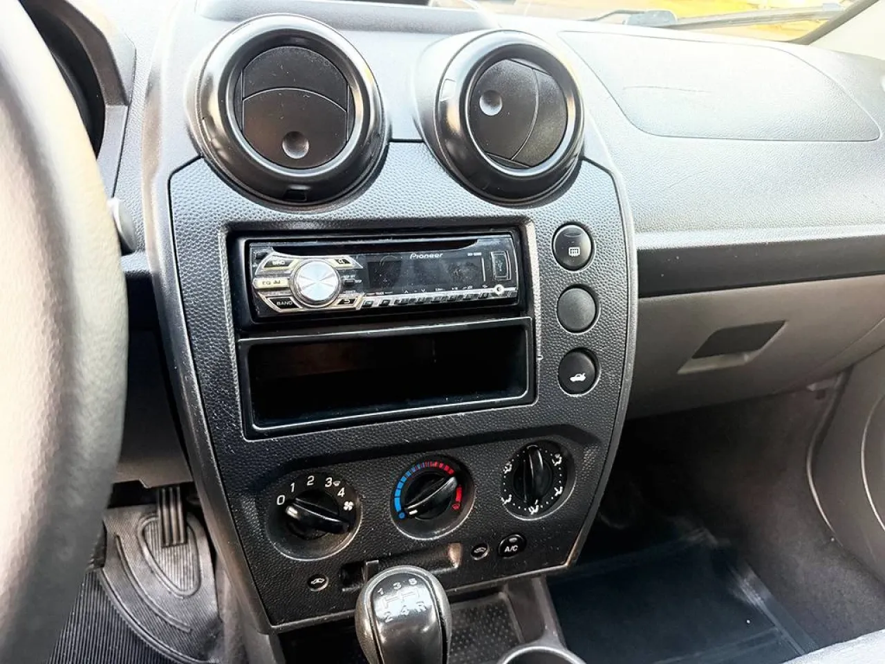 FORD FIESTA 1.0 MPI HATCH 8V