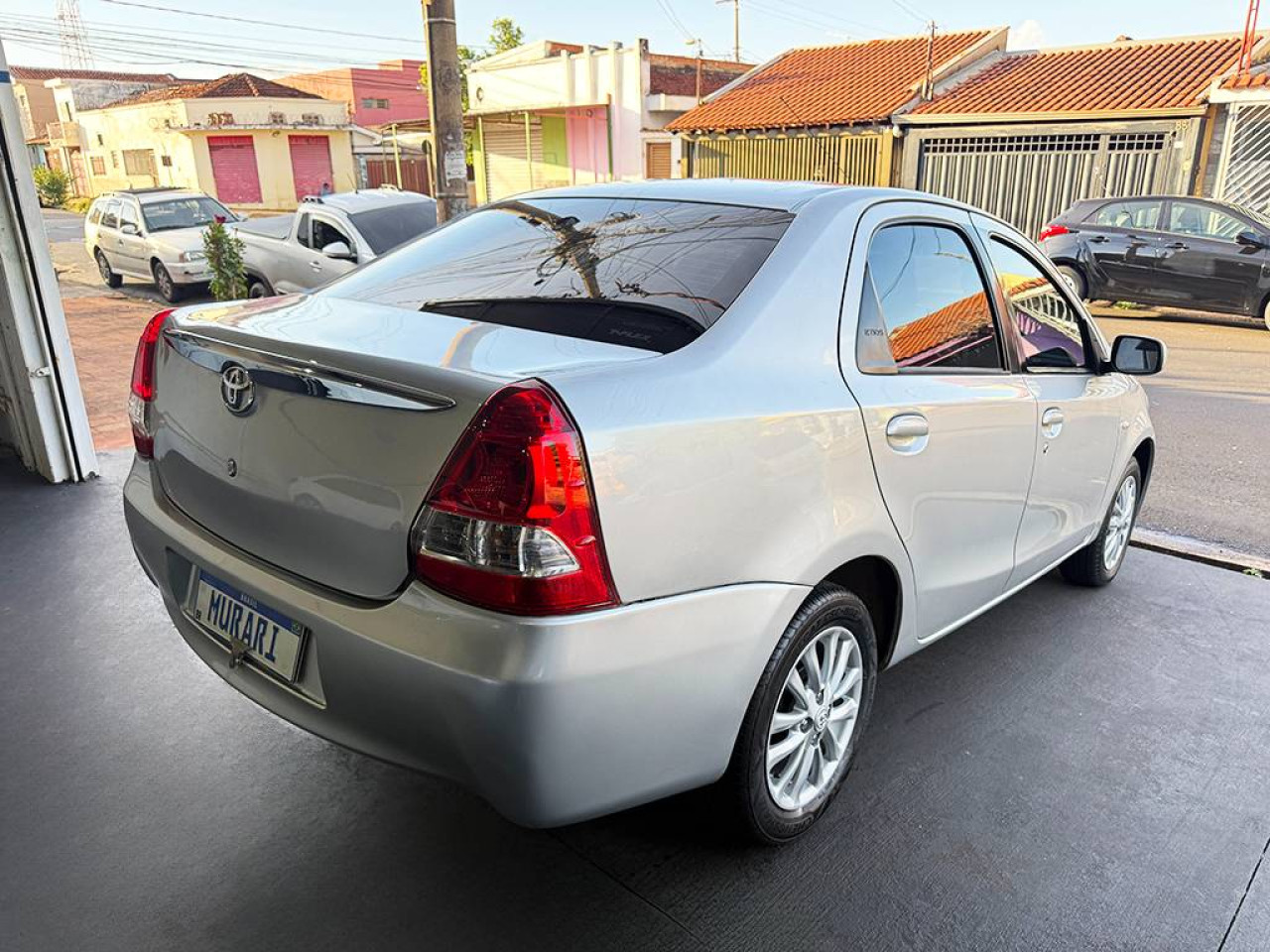 TOYOTA ETIOS 1.5 XLS SEDAN 16V
