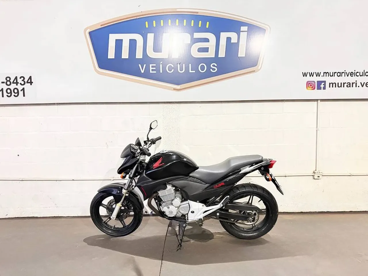 HONDA CB 300R