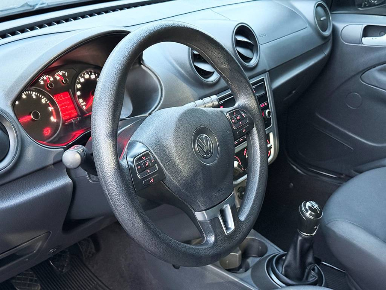 VOLKSWAGEN Voyage 1.0 MI COMFORTLINE 8V