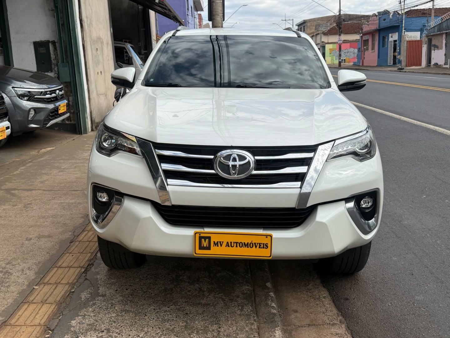 TOYOTA HILUX SW42.8 SRX 4X4 7 LUGARES 16V TURBO INTERCOOLER DIESEL 4P AUTOMÁTICO 2018