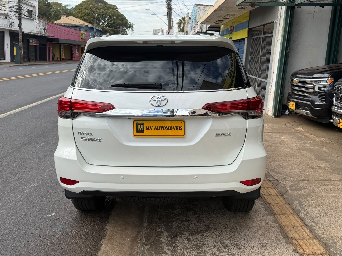 TOYOTA HILUX SW42.8 SRX 4X4 7 LUGARES 16V TURBO INTERCOOLER DIESEL 4P AUTOMÁTICO 2018