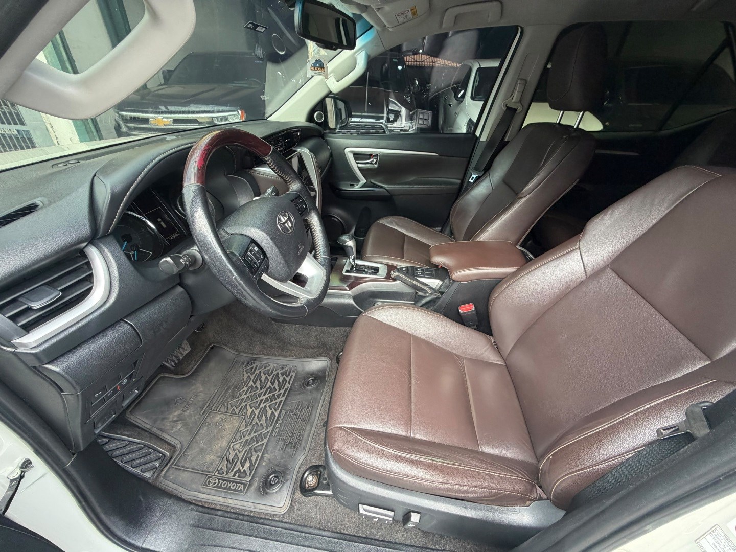 TOYOTA HILUX SW42.8 SRX 4X4 7 LUGARES 16V TURBO INTERCOOLER DIESEL 4P AUTOMÁTICO 2018