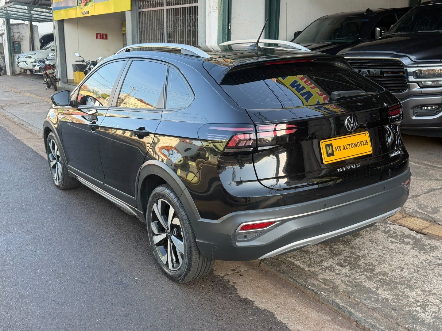VOLKSWAGEN NIVUS1.0 200 TSI TOTAL FLEX HIGHLINE AUTOMÁTICO 2024