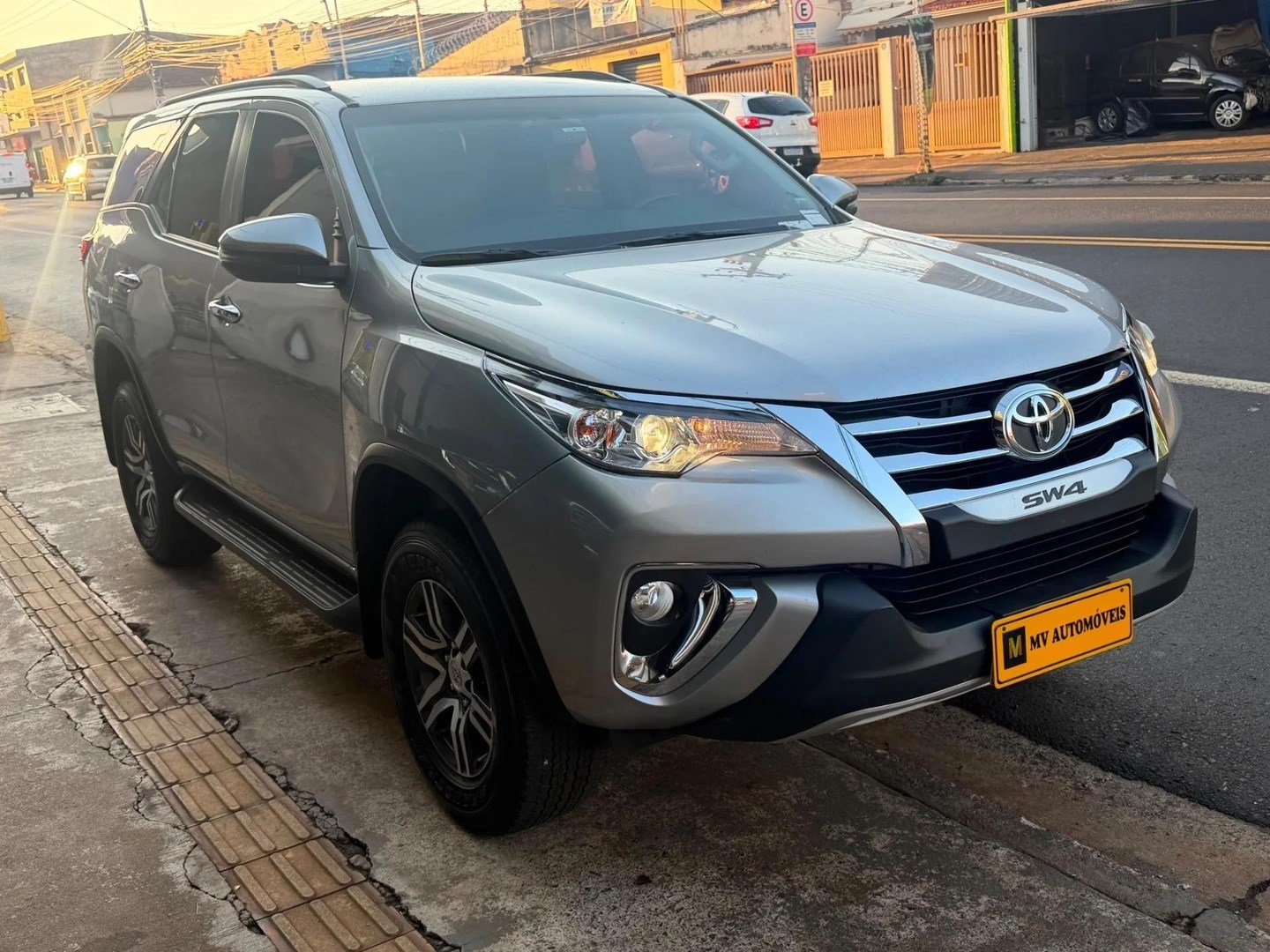 TOYOTA HILUX SW42.7 SRV 7 LUGARES 4X2 16V FLEX 4P AUTOMÁTICO 2020