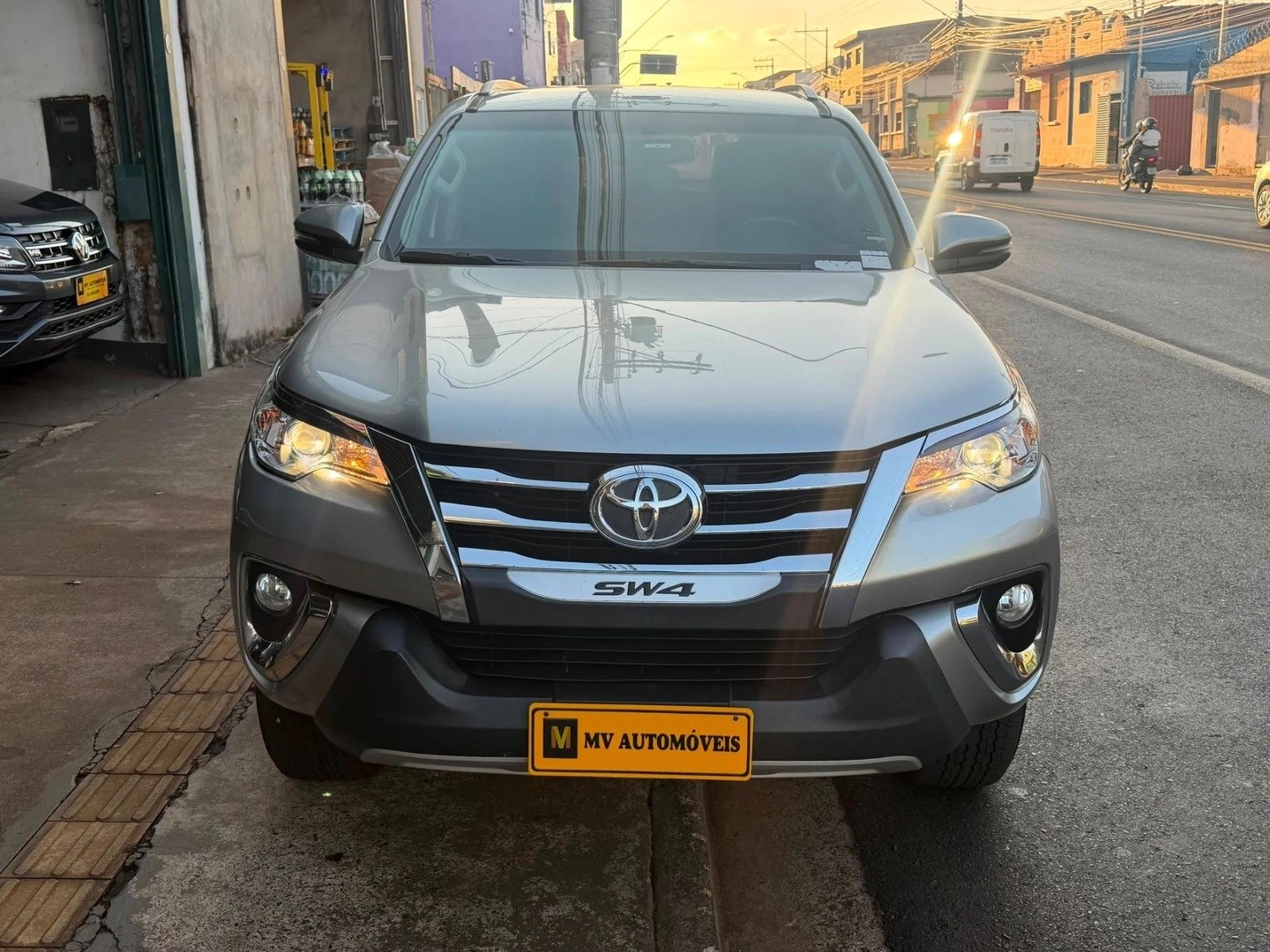TOYOTA HILUX SW42.7 SRV 7 LUGARES 4X2 16V FLEX 4P AUTOMÁTICO 2020