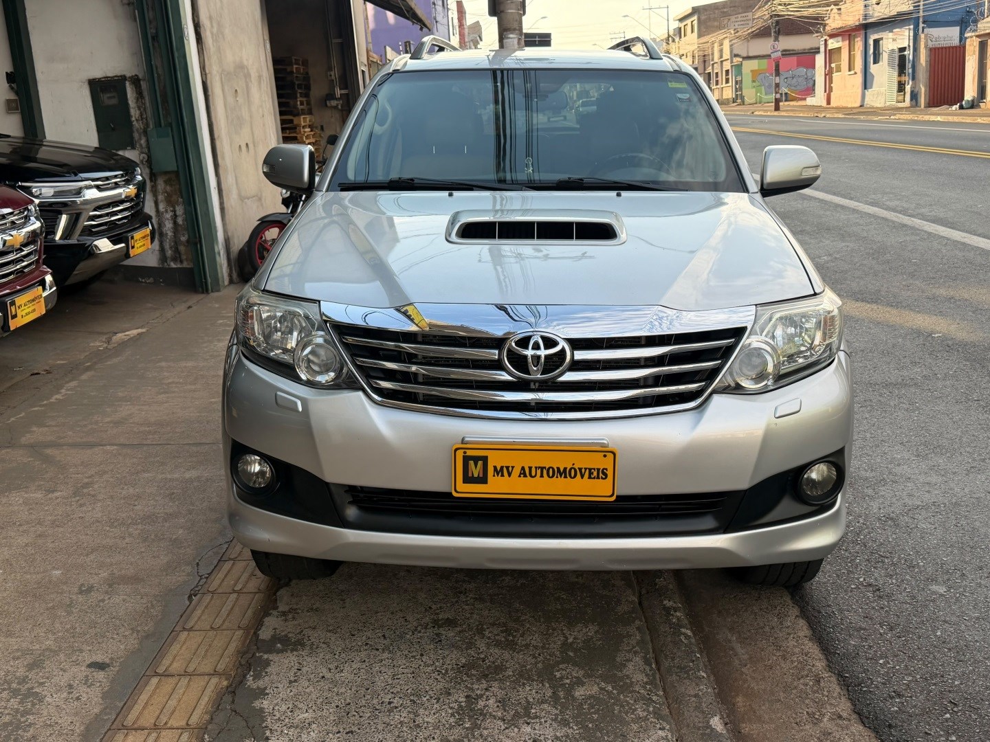 TOYOTA HILUX SW43.0 SRV 4X4 7 LUGARES 16V TURBO INTERCOOLER DIESEL 4P AUTOMÁTICO 2013