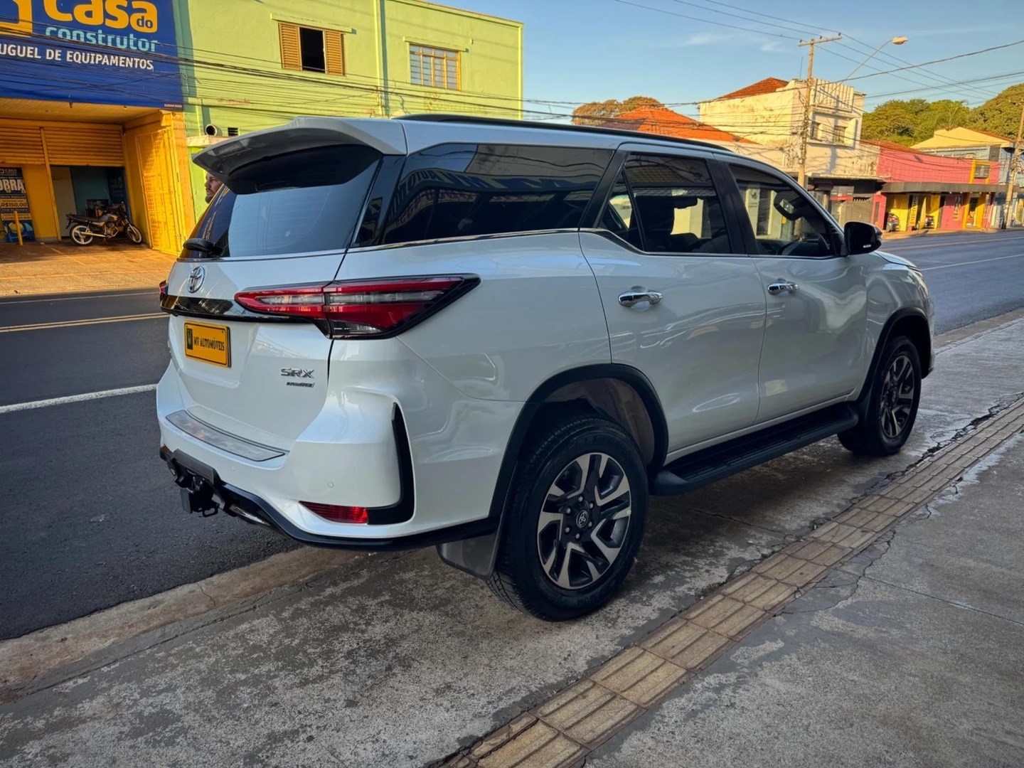 TOYOTA HILUX SW42.8 D-4D TURBO DIESEL SRX PLATINUM 7L 4X4 AUTOMÁTICO 2024