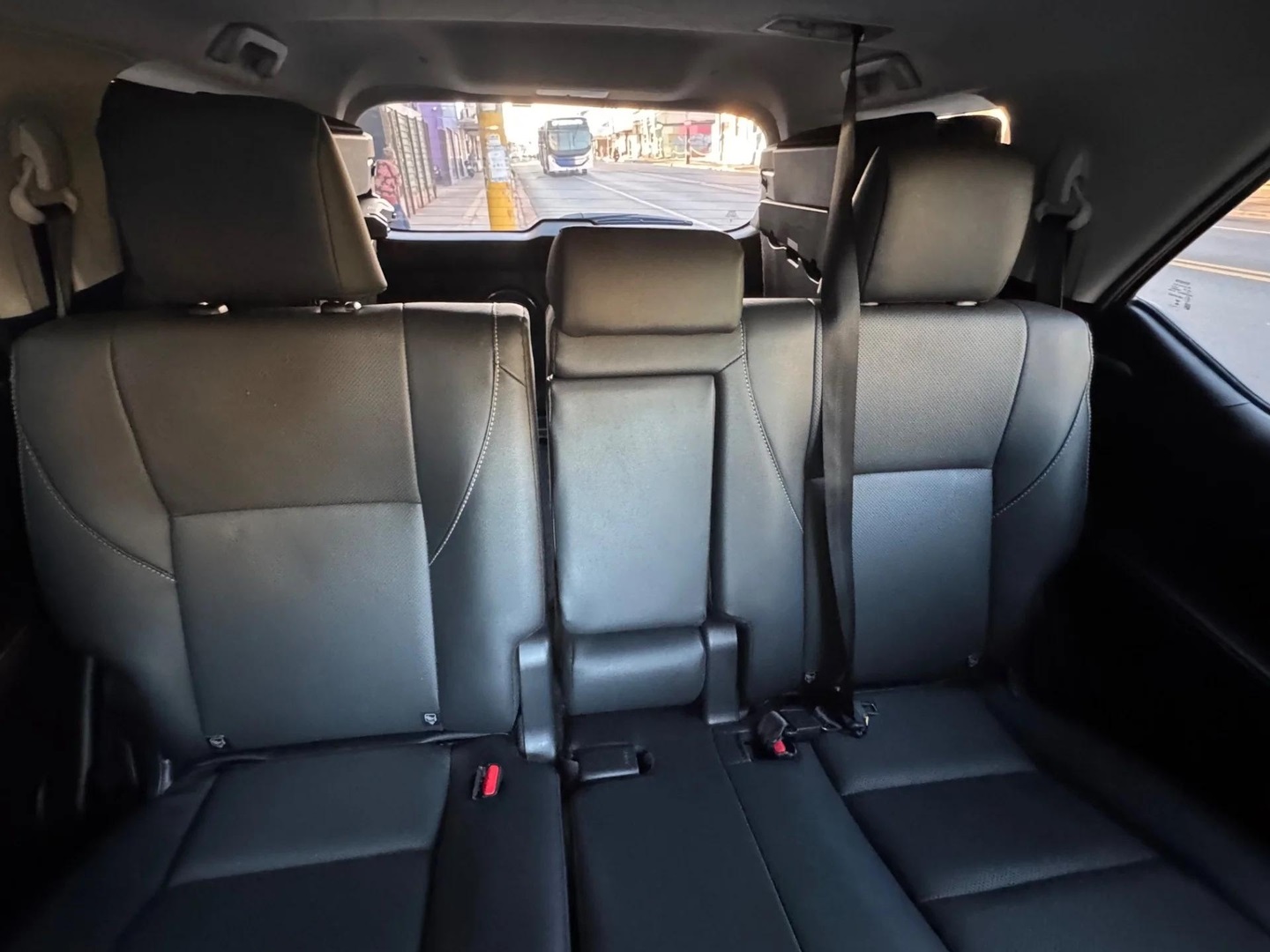 TOYOTA HILUX SW42.8 D-4D TURBO DIESEL SRX PLATINUM 7L 4X4 AUTOMÁTICO 2024