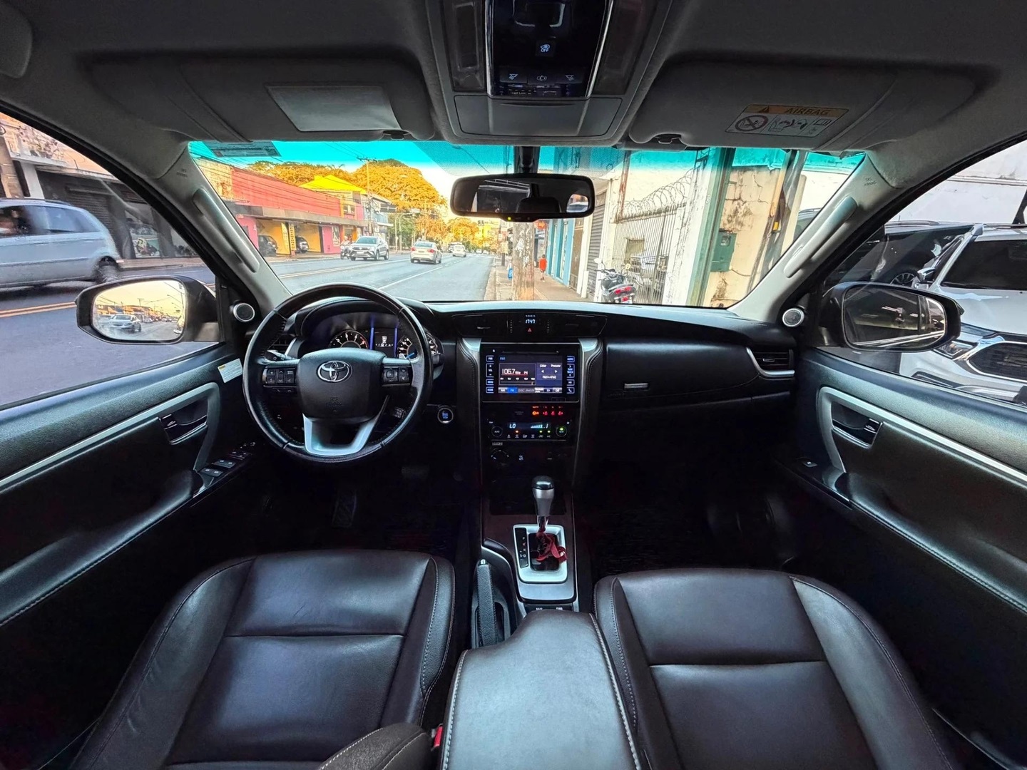 TOYOTA HILUX SW42.8 SRX 4X4 16V TURBO INTERCOOLER DIESEL 4P AUTOMÁTICO 2019