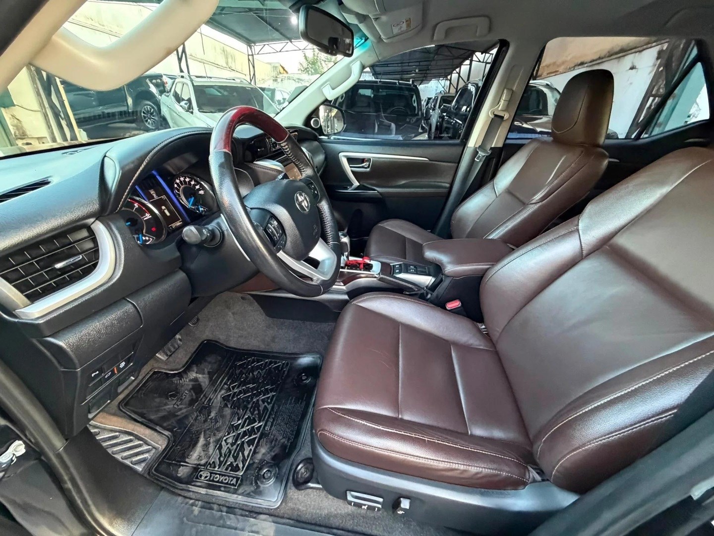 TOYOTA HILUX SW42.8 SRX 4X4 16V TURBO INTERCOOLER DIESEL 4P AUTOMÁTICO 2019