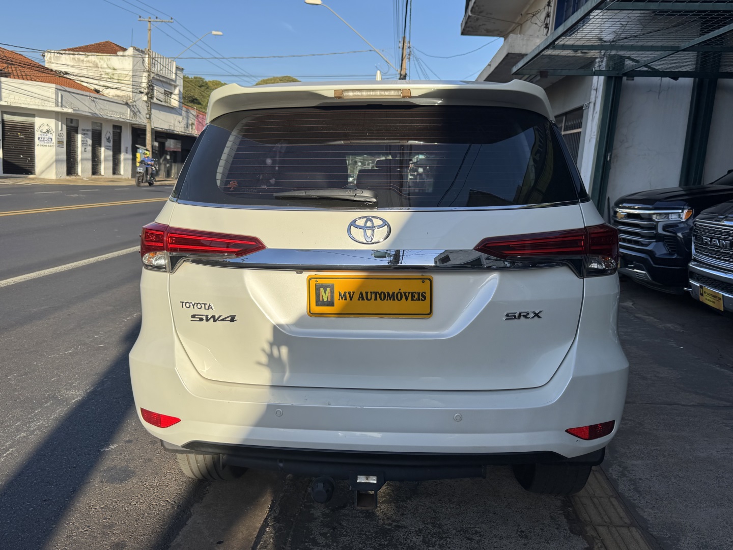TOYOTA HILUX SW42.8 SRX 4X4 16V TURBO INTERCOOLER DIESEL 4P AUTOMÁTICO 2017