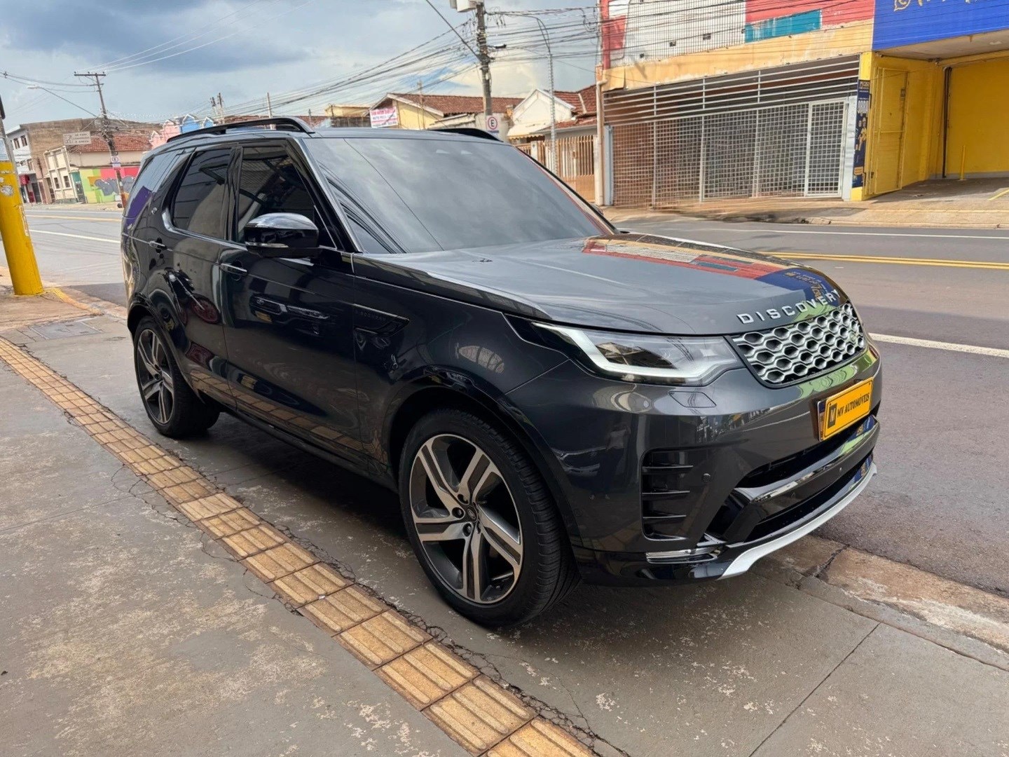 LAND ROVER DISCOVERY3.0 D300 TURBO DIESEL MHEV METROPOLITAN EDITION AUTOMÁTICO 2024