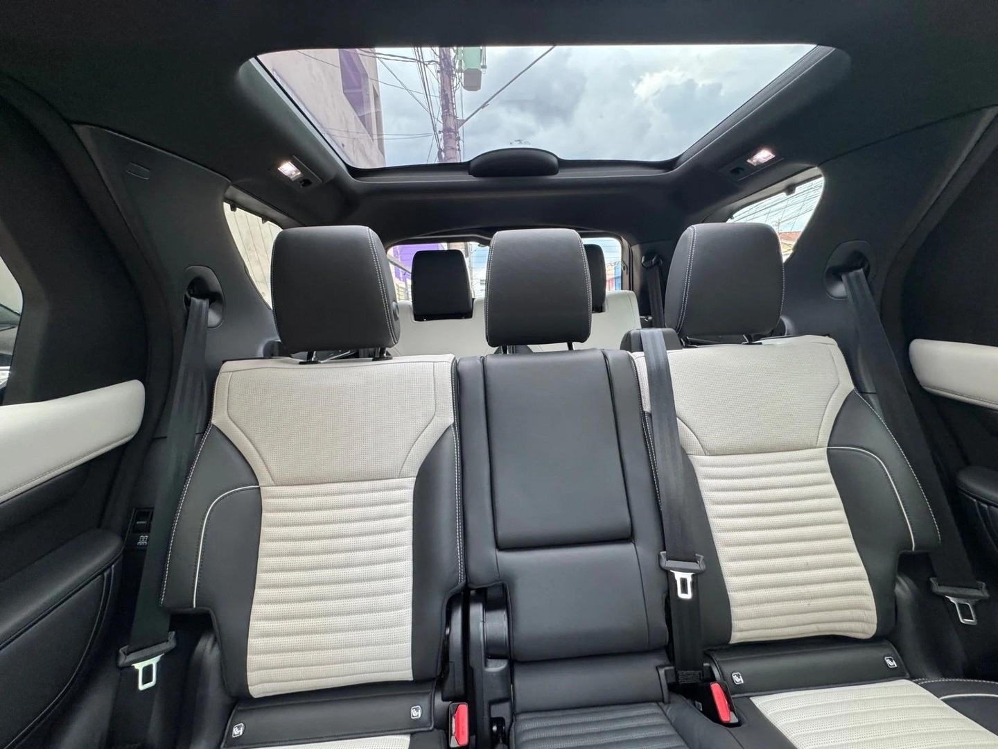 LAND ROVER DISCOVERY3.0 D300 TURBO DIESEL MHEV METROPOLITAN EDITION AUTOMÁTICO 2024