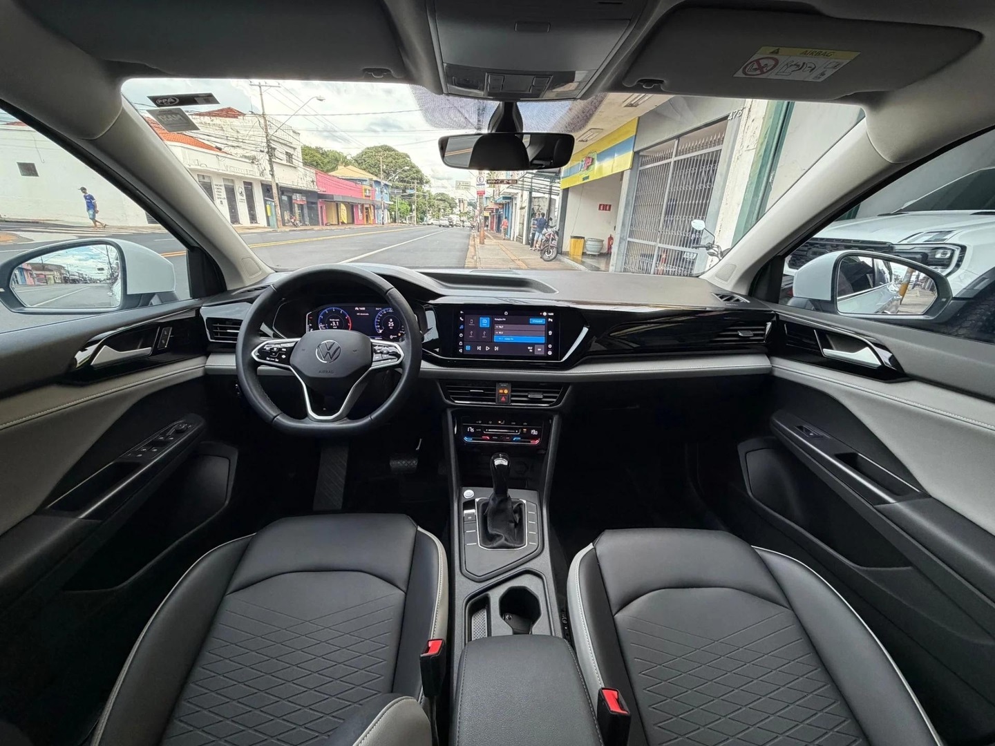 VOLKSWAGEN TAOS1.4 250 TSI TOTAL FLEX COMFORTLINE AUTOMÁTICO 2024