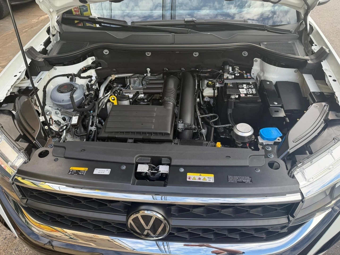 VOLKSWAGEN TAOS1.4 250 TSI TOTAL FLEX COMFORTLINE AUTOMÁTICO 2024
