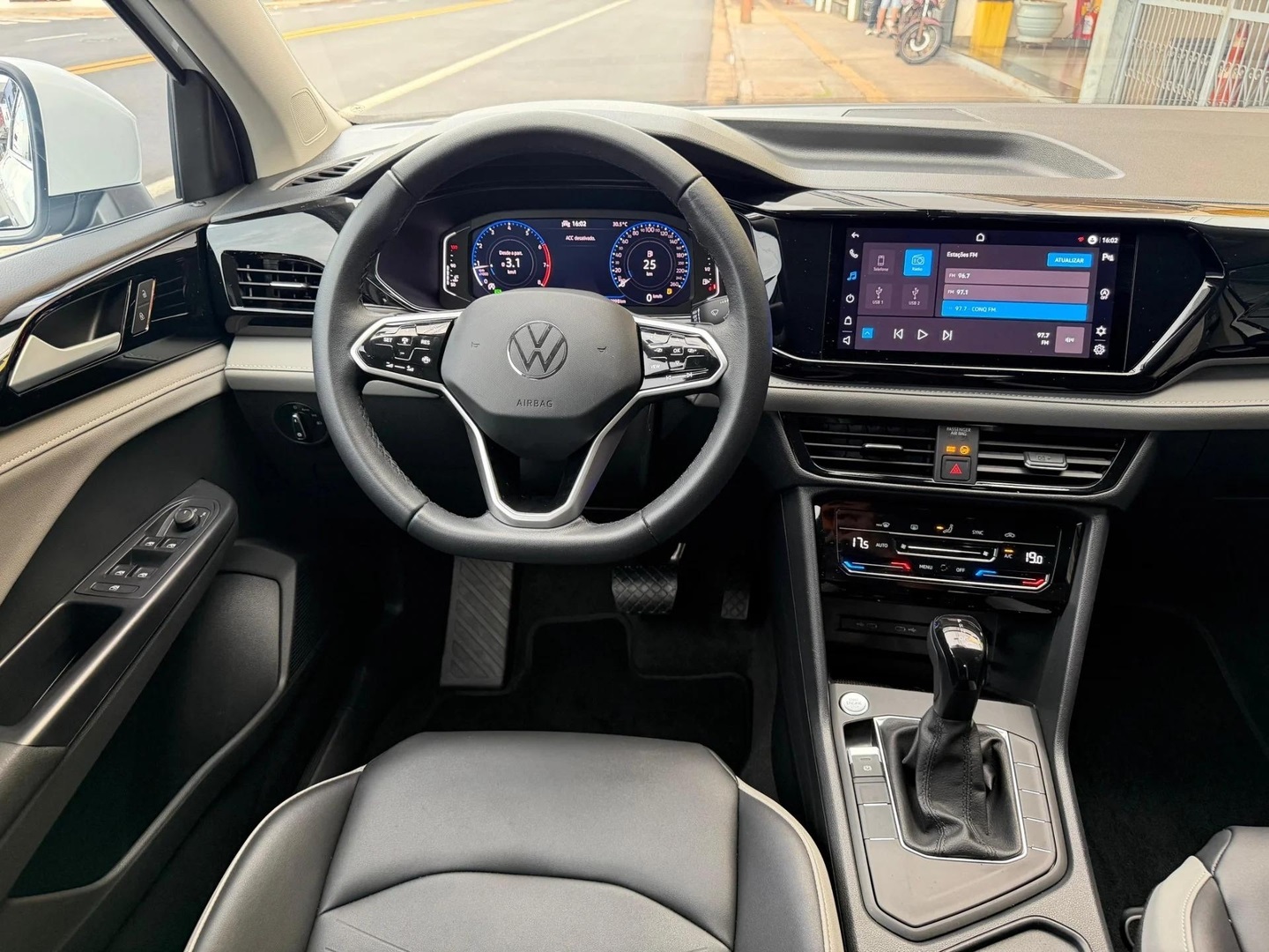 VOLKSWAGEN TAOS1.4 250 TSI TOTAL FLEX COMFORTLINE AUTOMÁTICO 2024