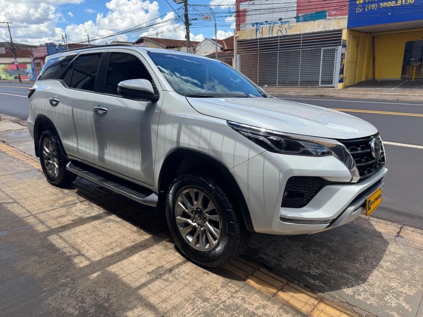 TOYOTA HILUX SW42.8 D-4D TURBO DIESEL SRX 7L 4X4 AUTOMÁTICO 2024