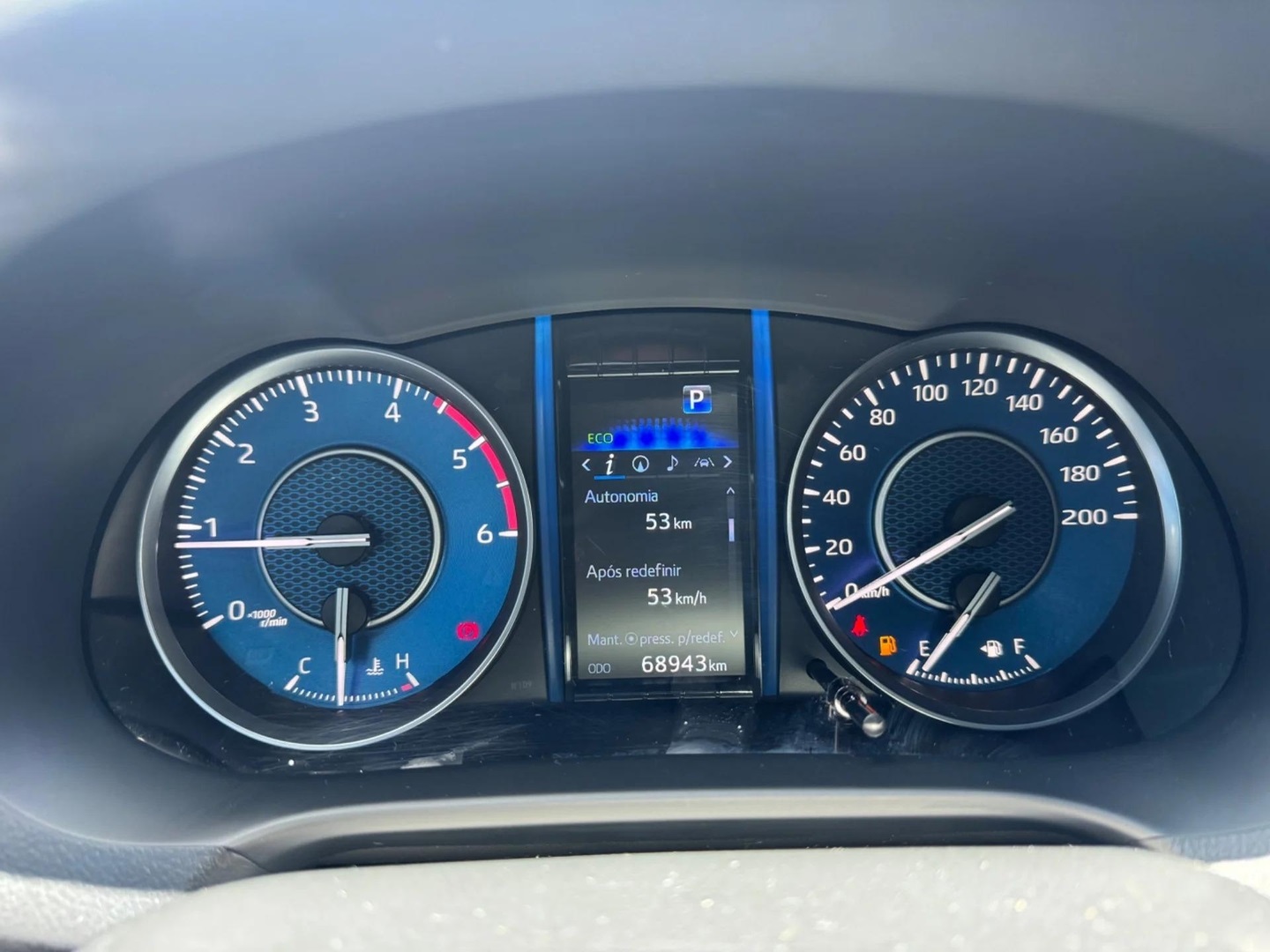 TOYOTA HILUX SW42.8 D-4D TURBO DIESEL SRX 7L 4X4 AUTOMÁTICO 2024