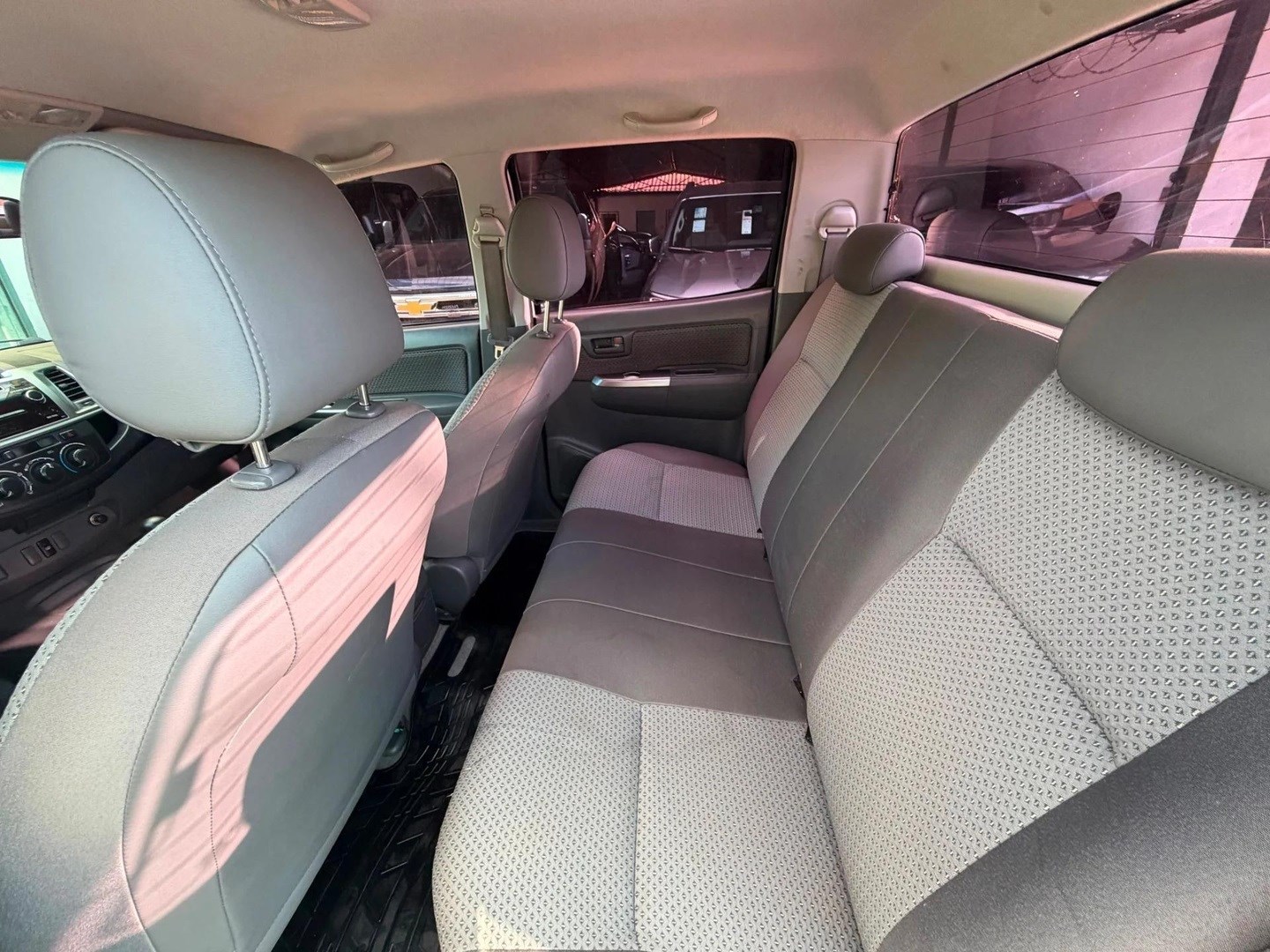 TOYOTA HILUX2.7 SR 4X2 CD 16V FLEX 4P AUTOMÁTICO 2015