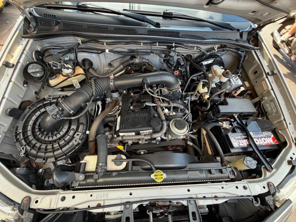 TOYOTA HILUX2.7 SR 4X2 CD 16V FLEX 4P AUTOMÁTICO 2015