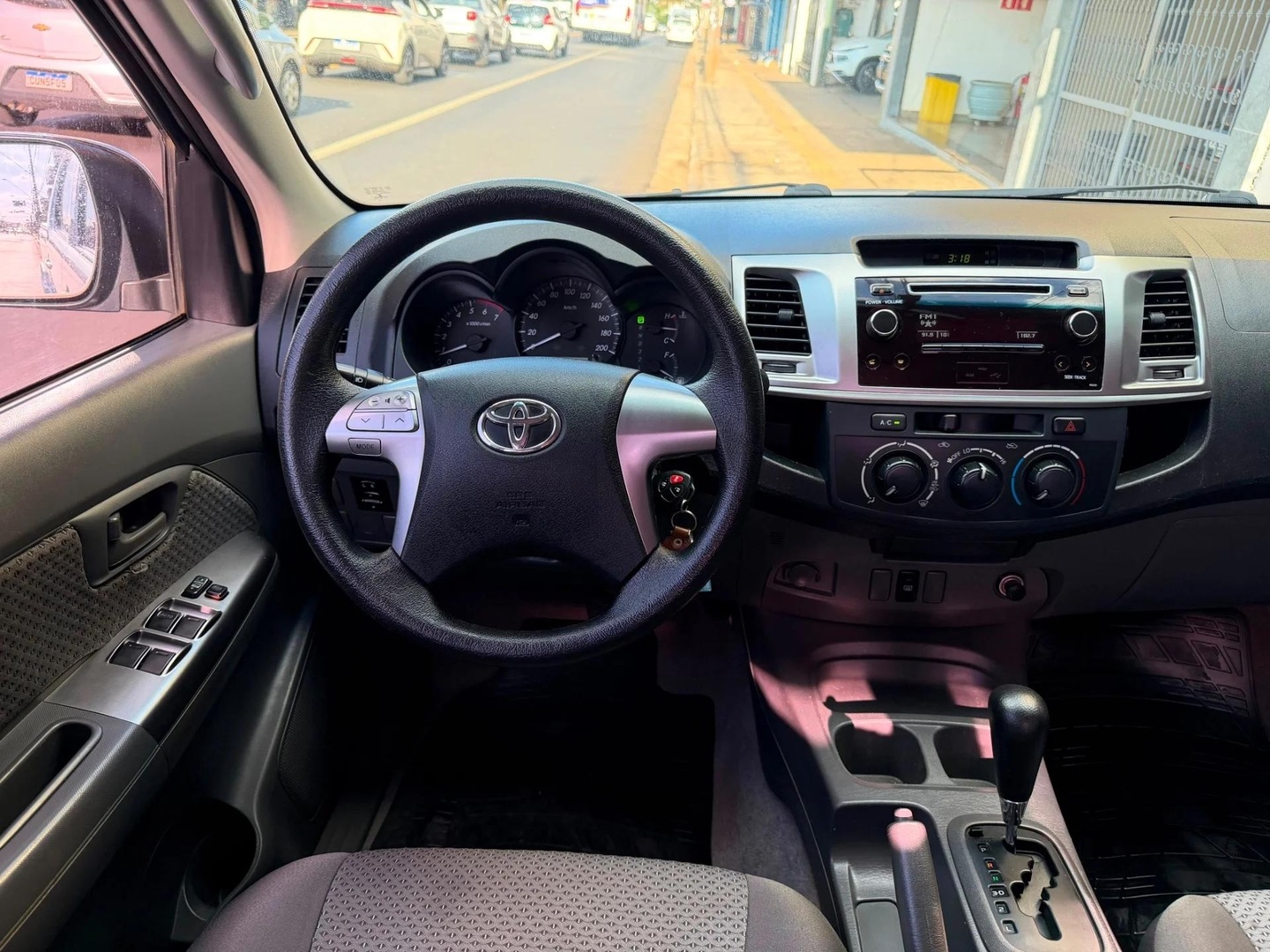 TOYOTA HILUX2.7 SR 4X2 CD 16V FLEX 4P AUTOMÁTICO 2015