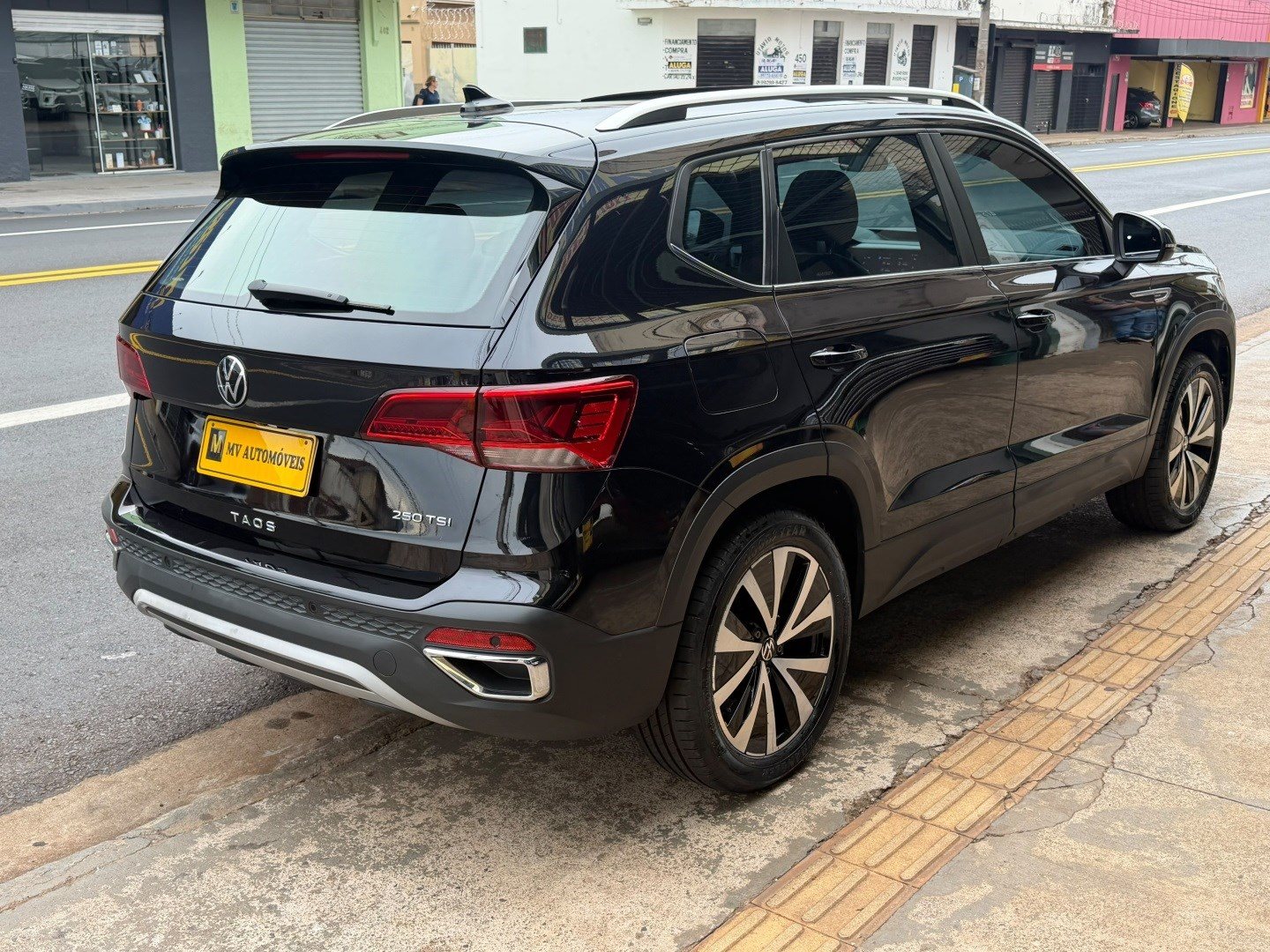 VOLKSWAGEN TAOS1.4 250 TSI TOTAL FLEX HIGHLINE AUTOMÁTICO 2022