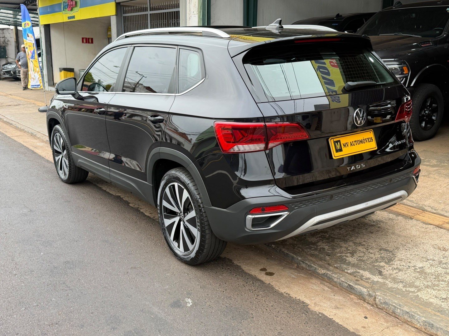VOLKSWAGEN TAOS1.4 250 TSI TOTAL FLEX HIGHLINE AUTOMÁTICO 2022