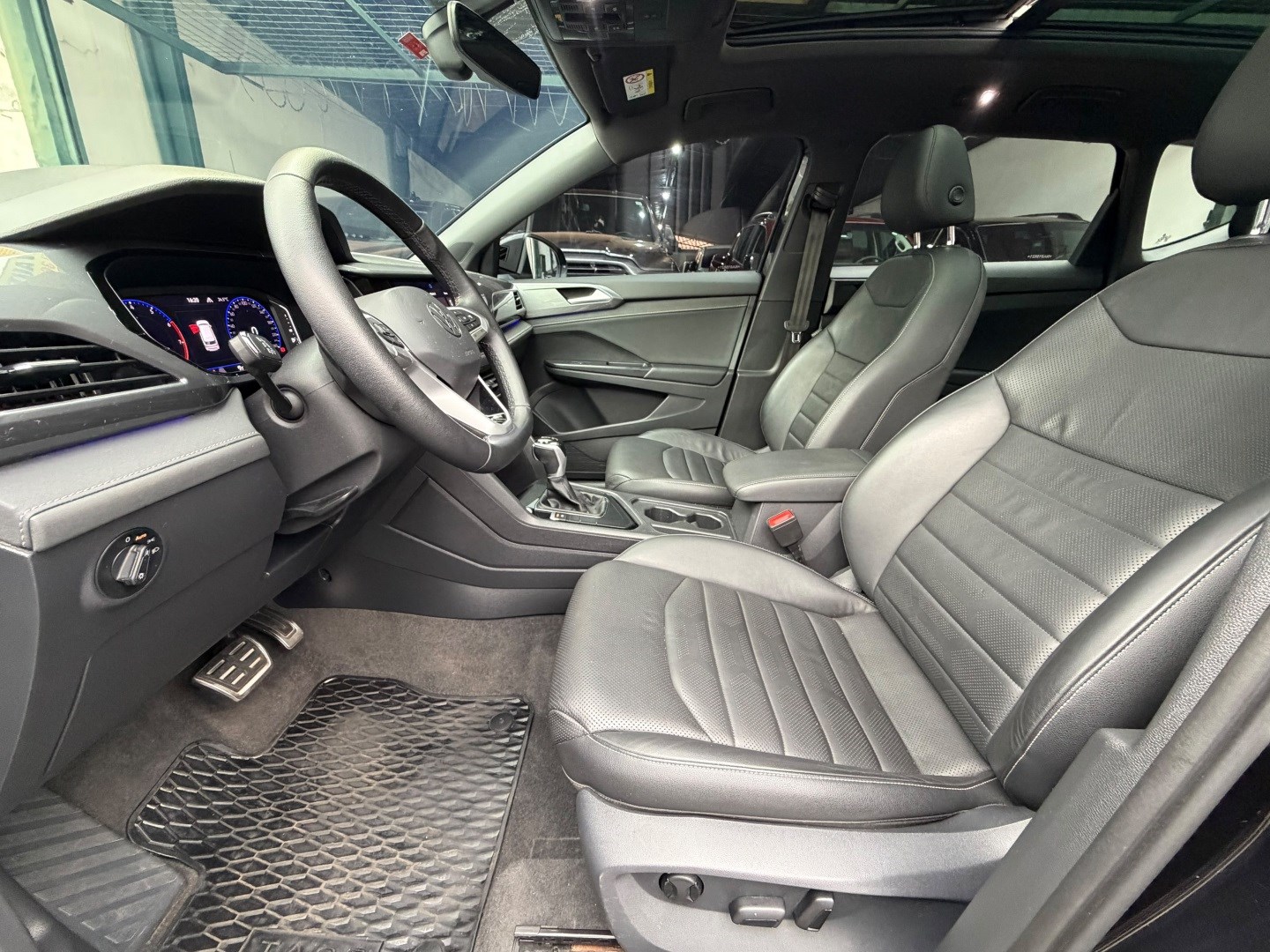 VOLKSWAGEN TAOS1.4 250 TSI TOTAL FLEX HIGHLINE AUTOMÁTICO 2022