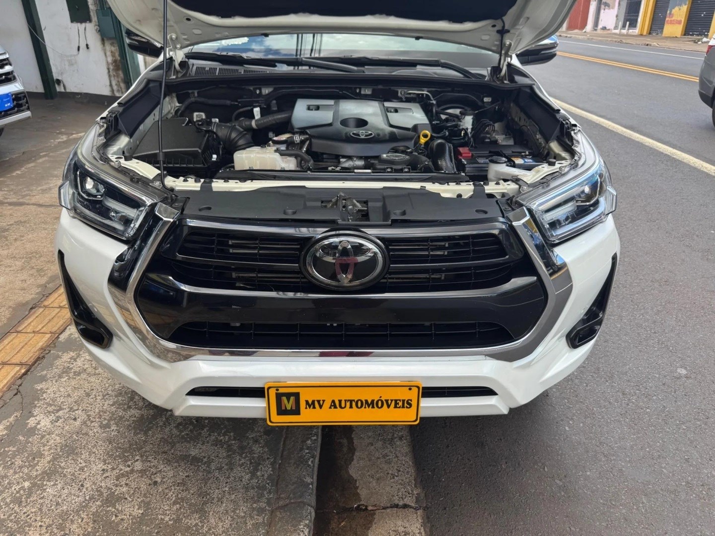 TOYOTA HILUX2.8 D-4D TURBO DIESEL CD SRX 4X4 AUTOMÁTICO 2021