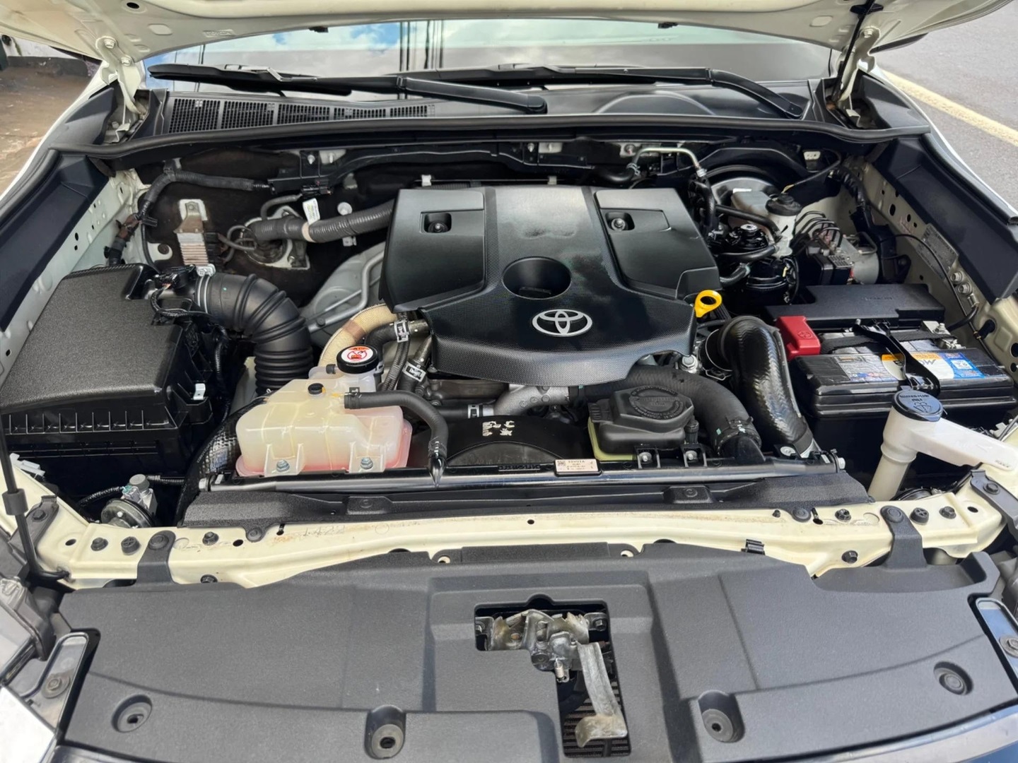 TOYOTA HILUX2.8 D-4D TURBO DIESEL CD SRX 4X4 AUTOMÁTICO 2021