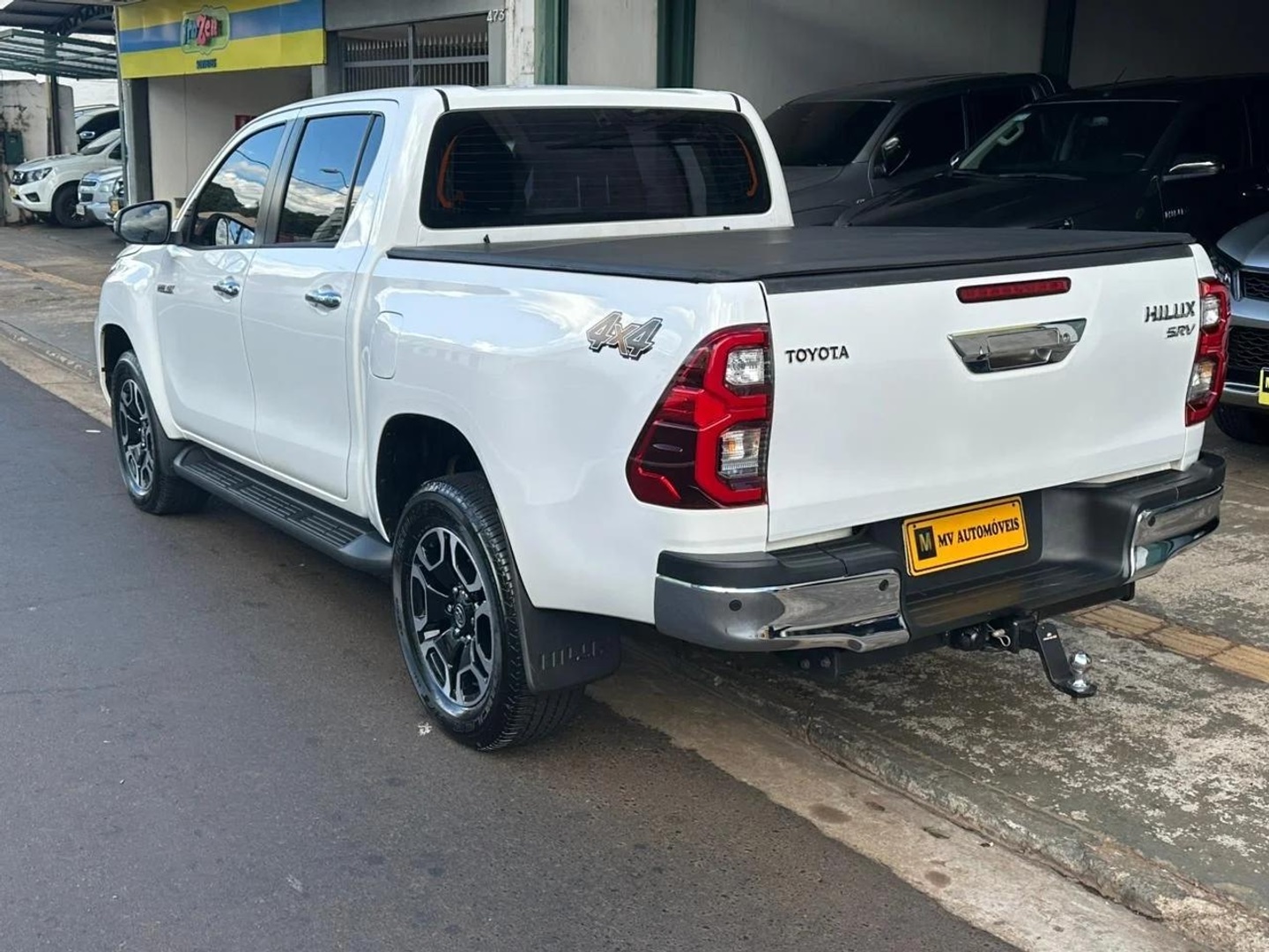TOYOTA HILUX2.8 D-4D TURBO DIESEL CD SRV 4X4 AUTOMÁTICO 2025