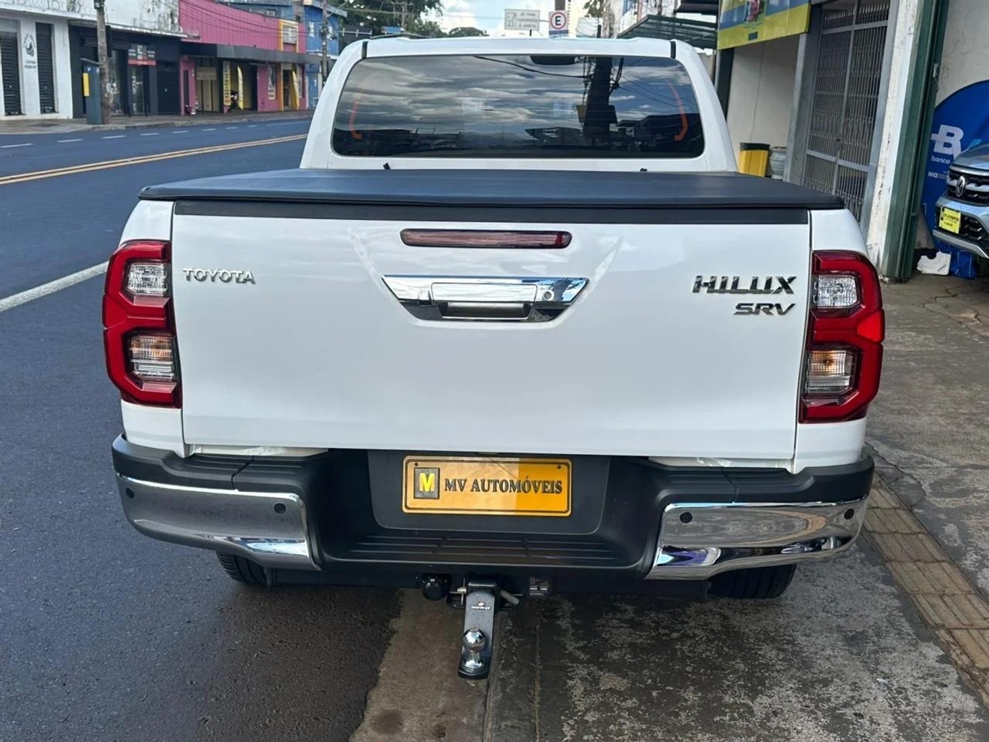 TOYOTA HILUX2.8 D-4D TURBO DIESEL CD SRV 4X4 AUTOMÁTICO 2025