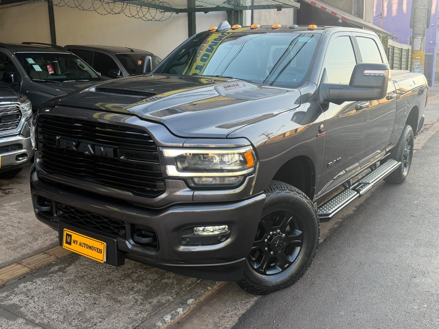 RAM 25006.7 I6 TURBO DIESEL LARAMIE NIGHT EDITION CD 4X4 AUTOMÁTICO 2024