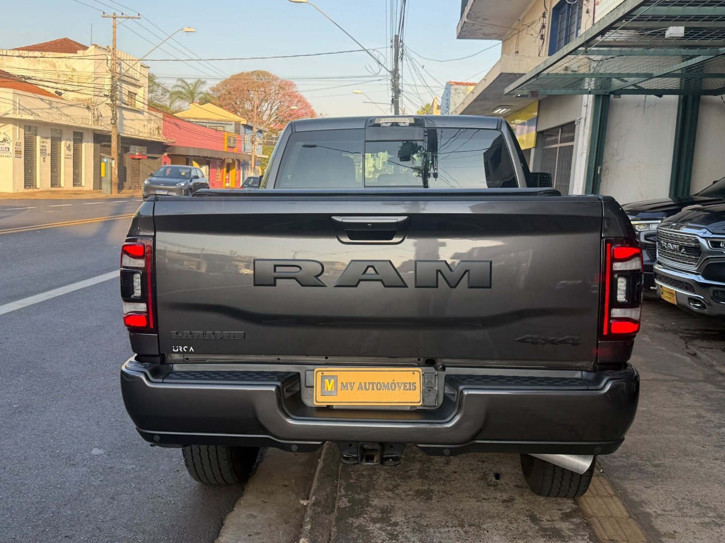 RAM 25006.7 I6 TURBO DIESEL LARAMIE NIGHT EDITION CD 4X4 AUTOMÁTICO 2024