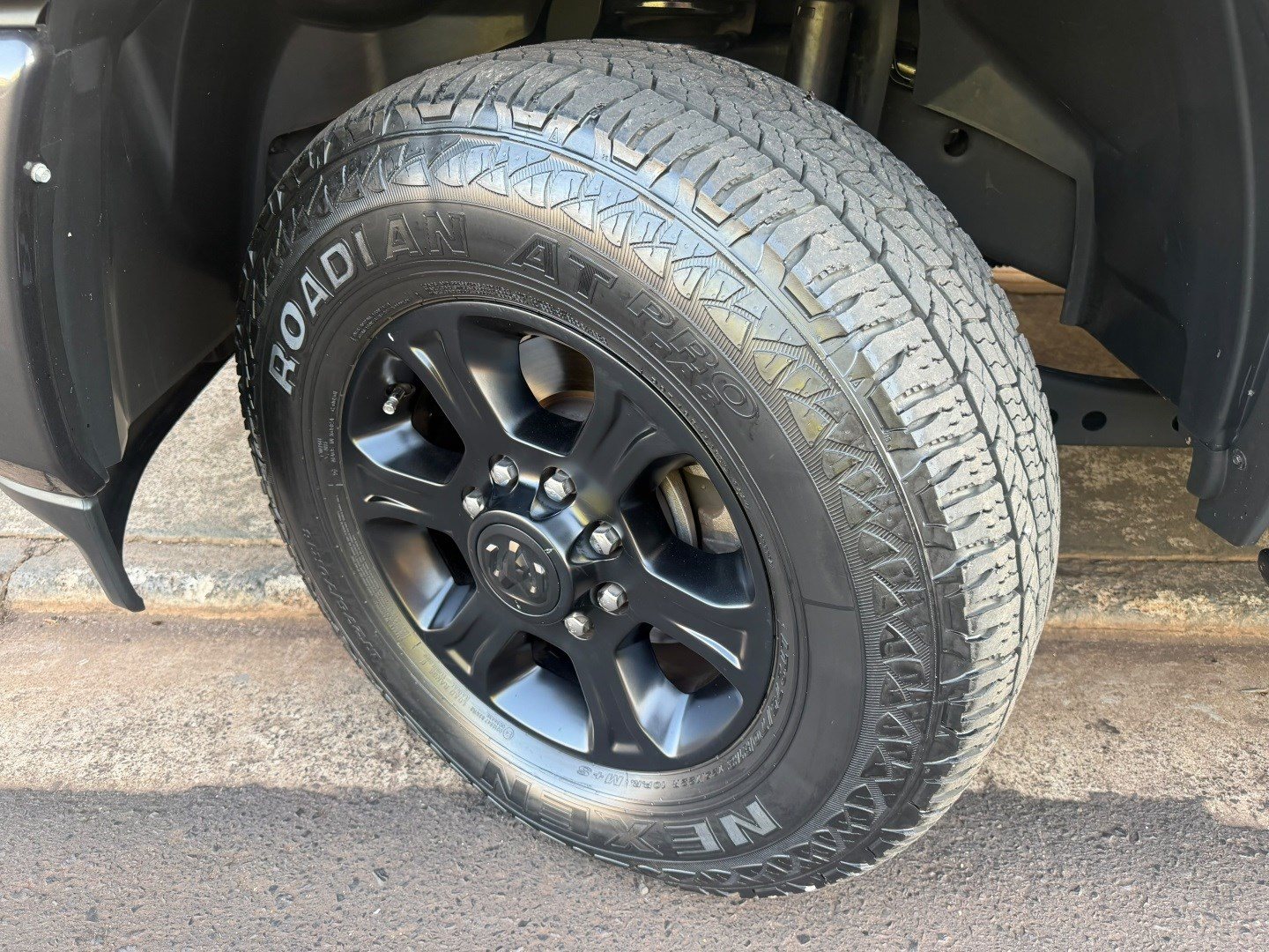 RAM 25006.7 I6 TURBO DIESEL LARAMIE NIGHT EDITION CD 4X4 AUTOMÁTICO 2024