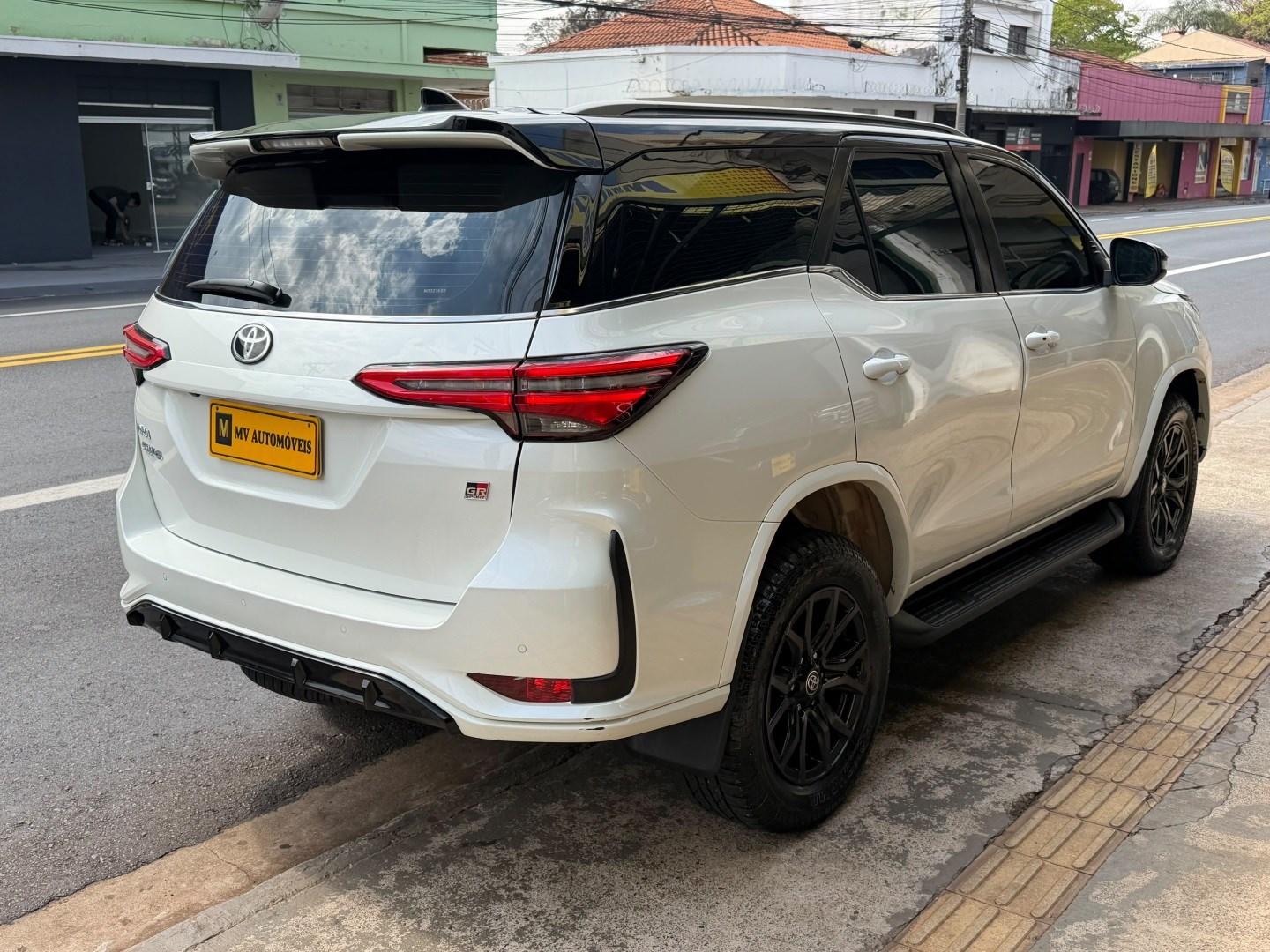 TOYOTA HILUX SW42.8 D-4D TURBO DIESEL GR-S 7L 4X4 AUTOMÁTICO 2022