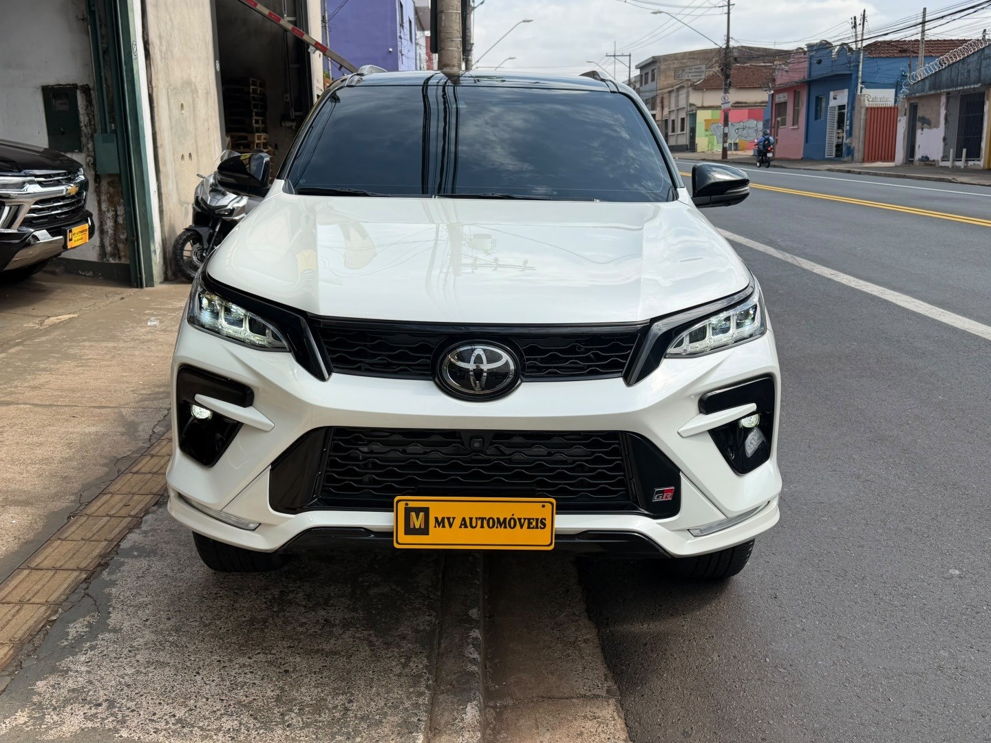 TOYOTA HILUX SW42.8 D-4D TURBO DIESEL GR-S 7L 4X4 AUTOMÁTICO 2022