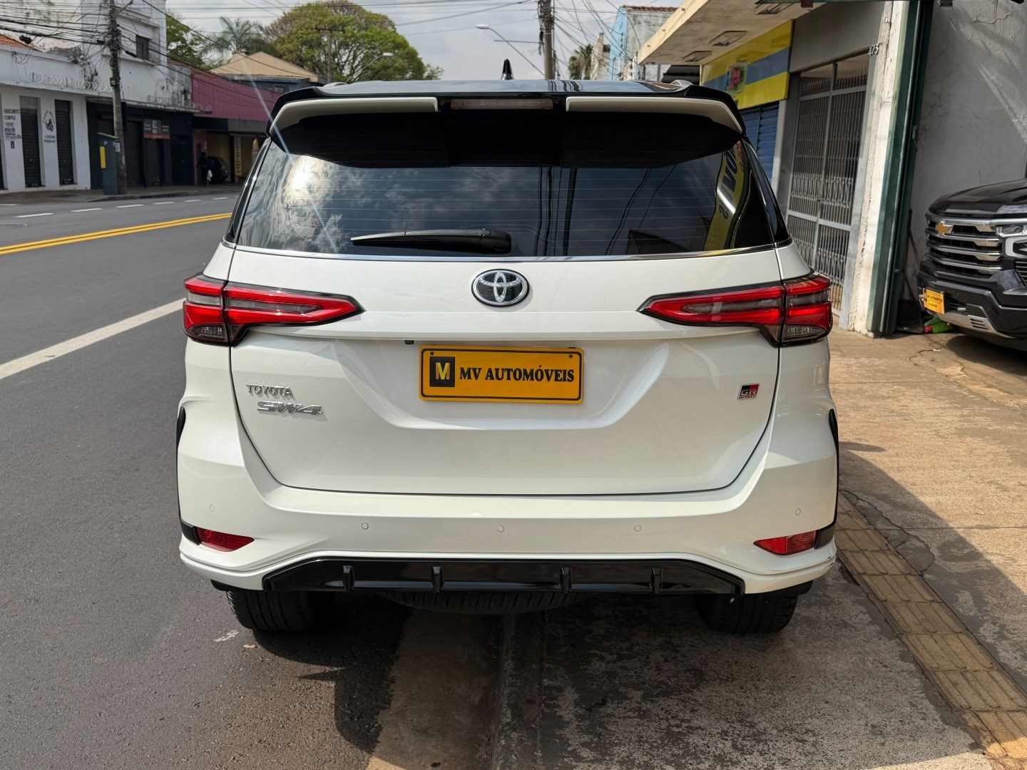 TOYOTA HILUX SW42.8 D-4D TURBO DIESEL GR-S 7L 4X4 AUTOMÁTICO 2022