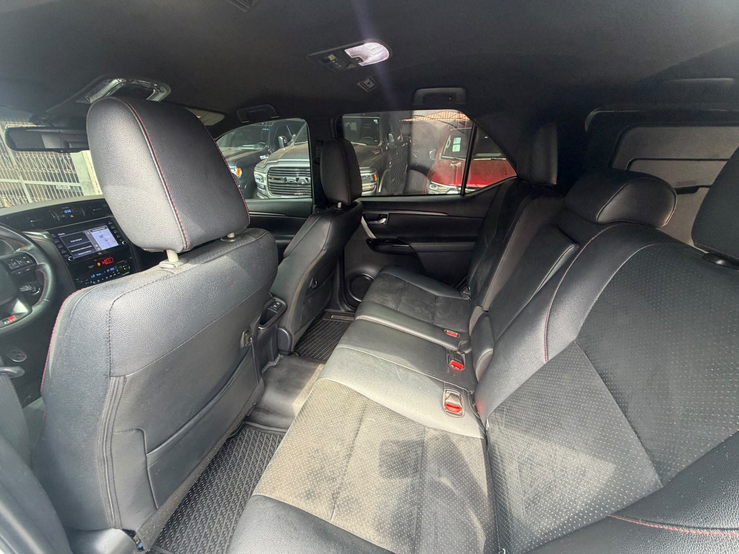 TOYOTA HILUX SW42.8 D-4D TURBO DIESEL GR-S 7L 4X4 AUTOMÁTICO 2022