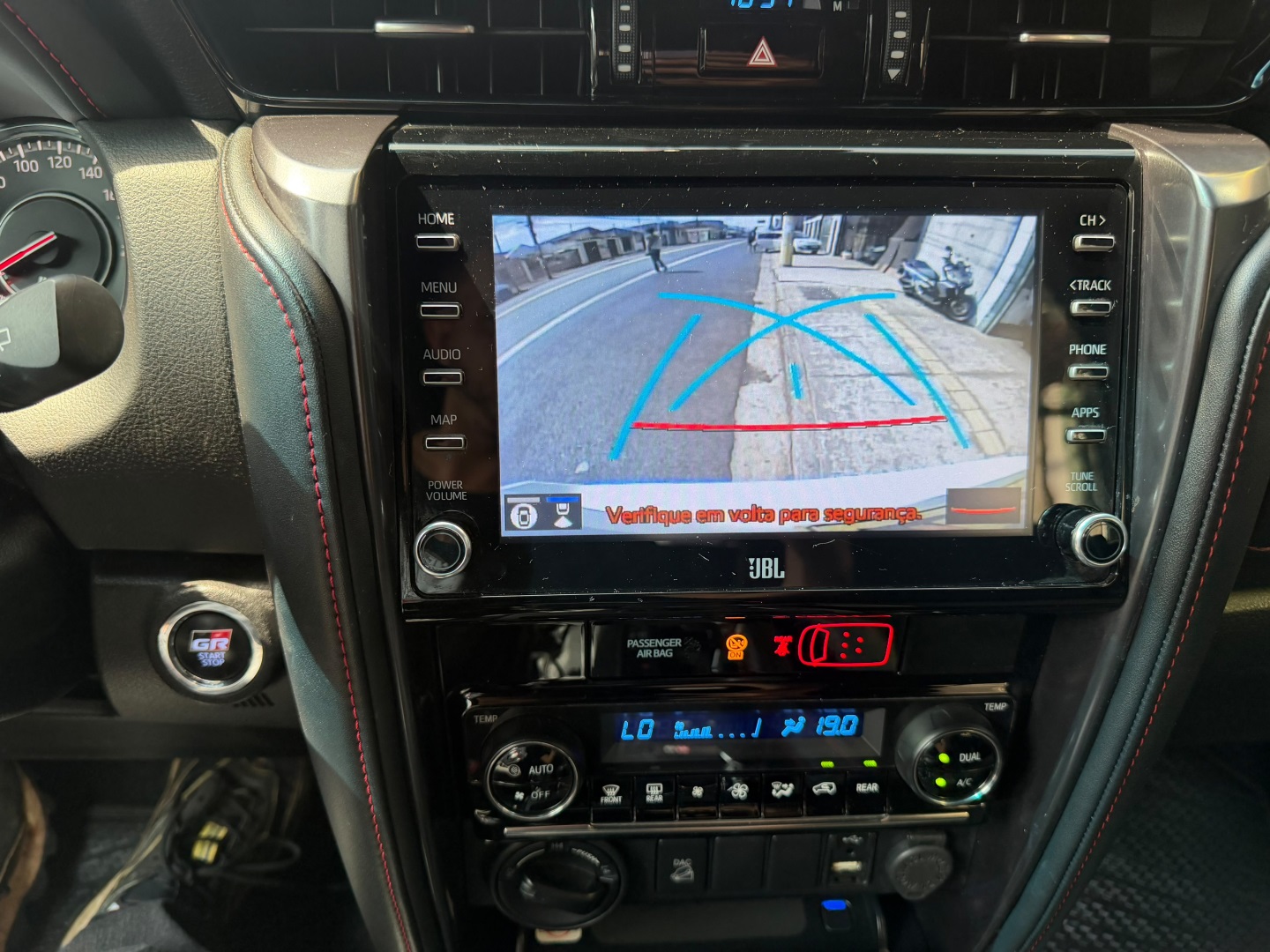 TOYOTA HILUX SW42.8 D-4D TURBO DIESEL GR-S 7L 4X4 AUTOMÁTICO 2022
