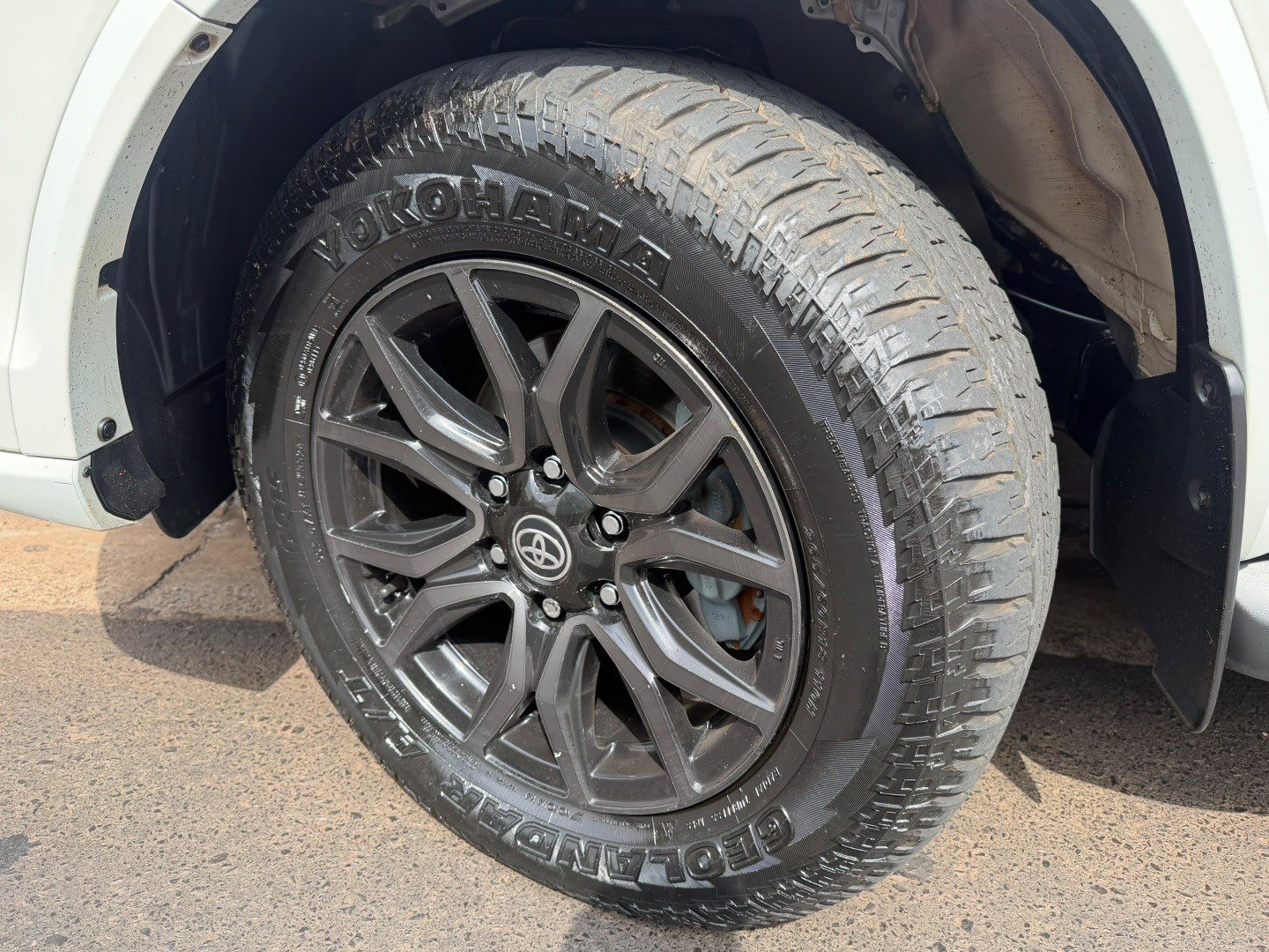 TOYOTA HILUX SW42.8 D-4D TURBO DIESEL GR-S 7L 4X4 AUTOMÁTICO 2022