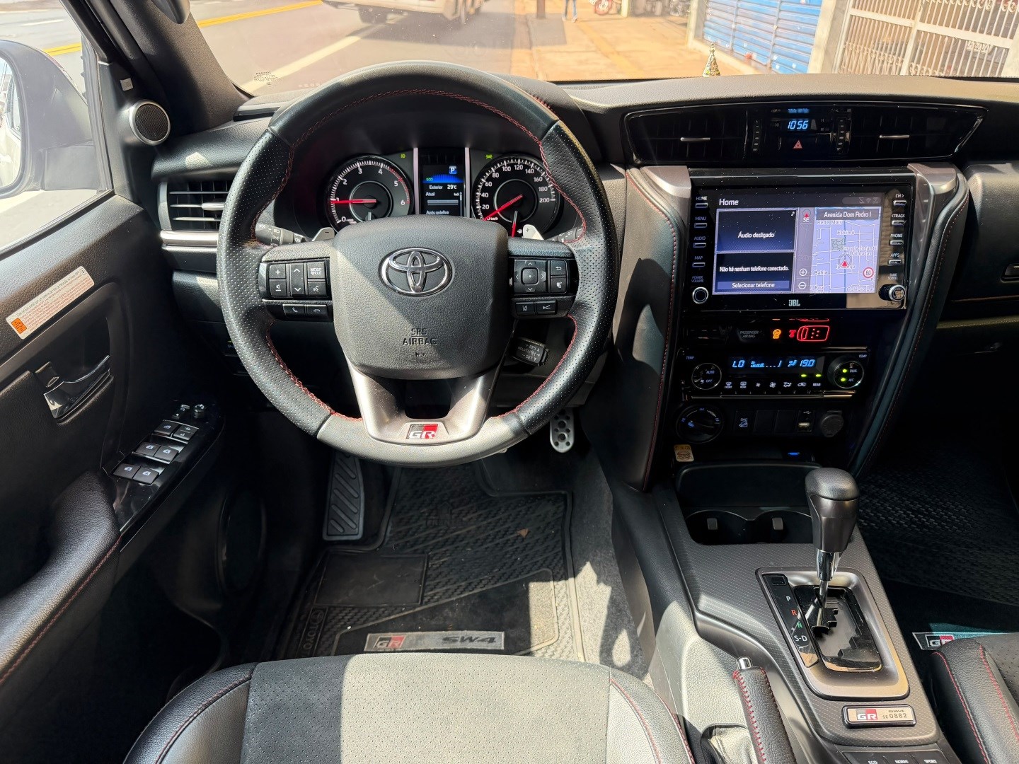 TOYOTA HILUX SW42.8 D-4D TURBO DIESEL GR-S 7L 4X4 AUTOMÁTICO 2022