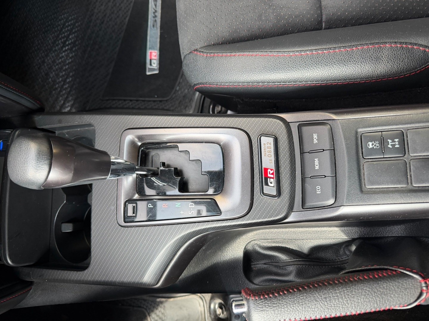 TOYOTA HILUX SW42.8 D-4D TURBO DIESEL GR-S 7L 4X4 AUTOMÁTICO 2022