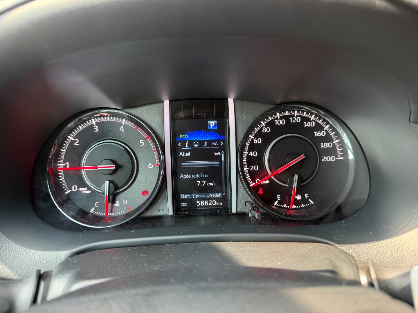 TOYOTA HILUX SW42.8 D-4D TURBO DIESEL GR-S 7L 4X4 AUTOMÁTICO 2022