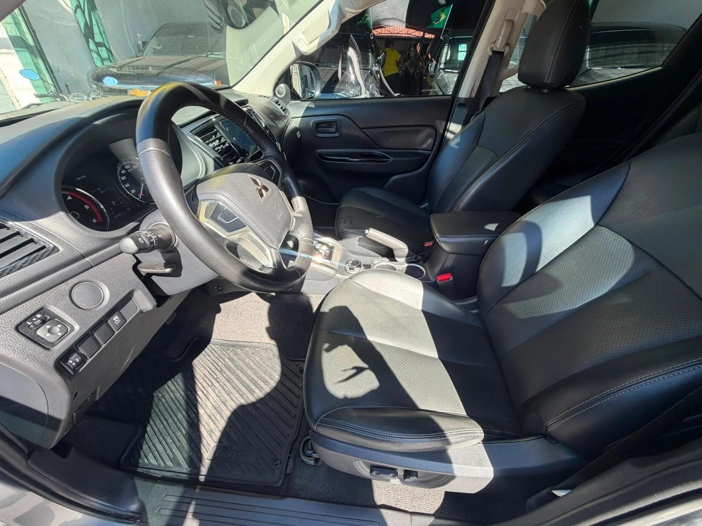 MITSUBISHI L200 TRITON2.4 16V TURBO DIESEL SPORT OUTDOOR PLUS CD 4P 4X4 AUTOMÁTICO 2025