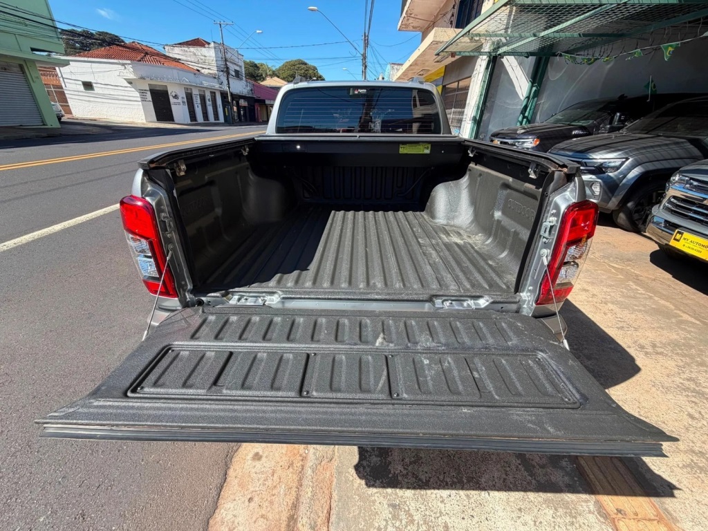 MITSUBISHI L200 TRITON2.4 16V TURBO DIESEL SPORT OUTDOOR PLUS CD 4P 4X4 AUTOMÁTICO 2025