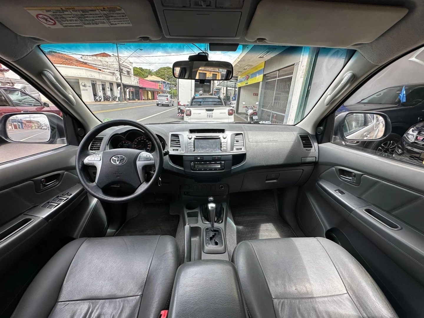 TOYOTA HILUX3.0 SRV 4X4 CD 16V TURBO INTERCOOLER DIESEL 4P AUTOMÁTICO 2014