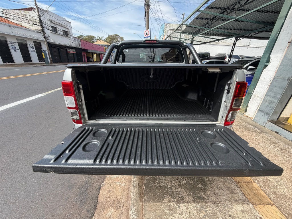 FORD RANGER3.2 FX4 4X4 CD 20V DIESEL 4P AUTOMÁTICO 2023