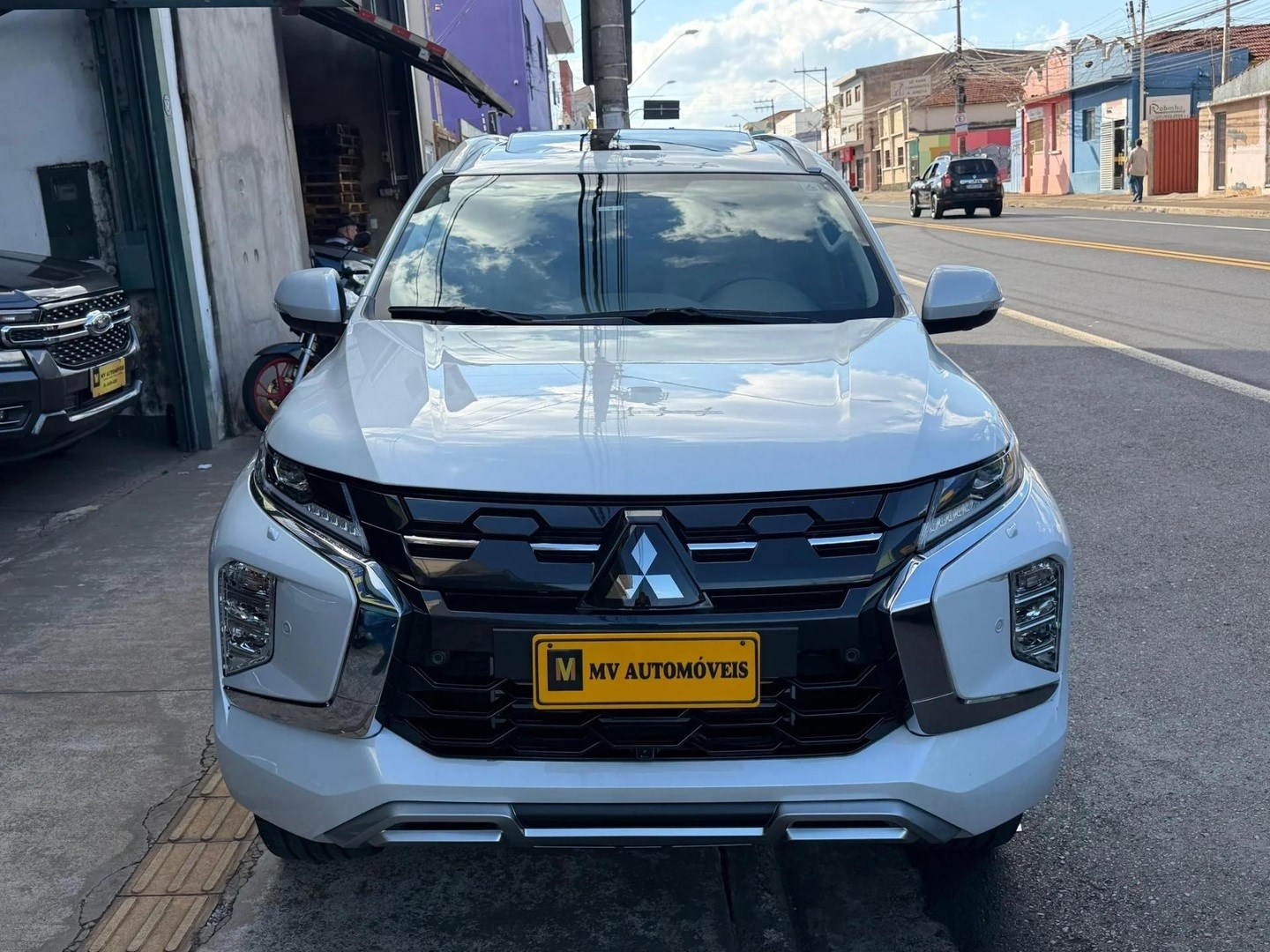 MITSUBISHI PAJERO SPORT2.4 16V MIVEC TURBO DIESEL LEGEND AWD AUTOMÁTICO 2025